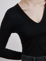 Albaray Black Deep V-Neck Top - Image 3 of 4