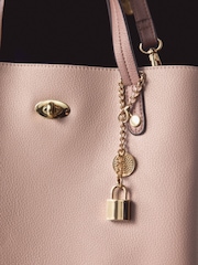 لون مِنك - Charm Hand Held Bag - صورة 3 من 9