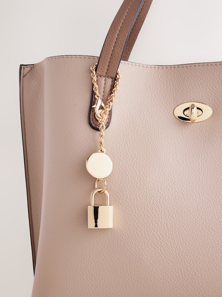 لون مِنك - Charm Hand Held Bag - صورة 9 من 9