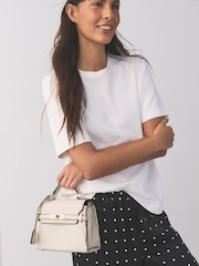 White Belted Hand Held Bag - Image 2 of 8