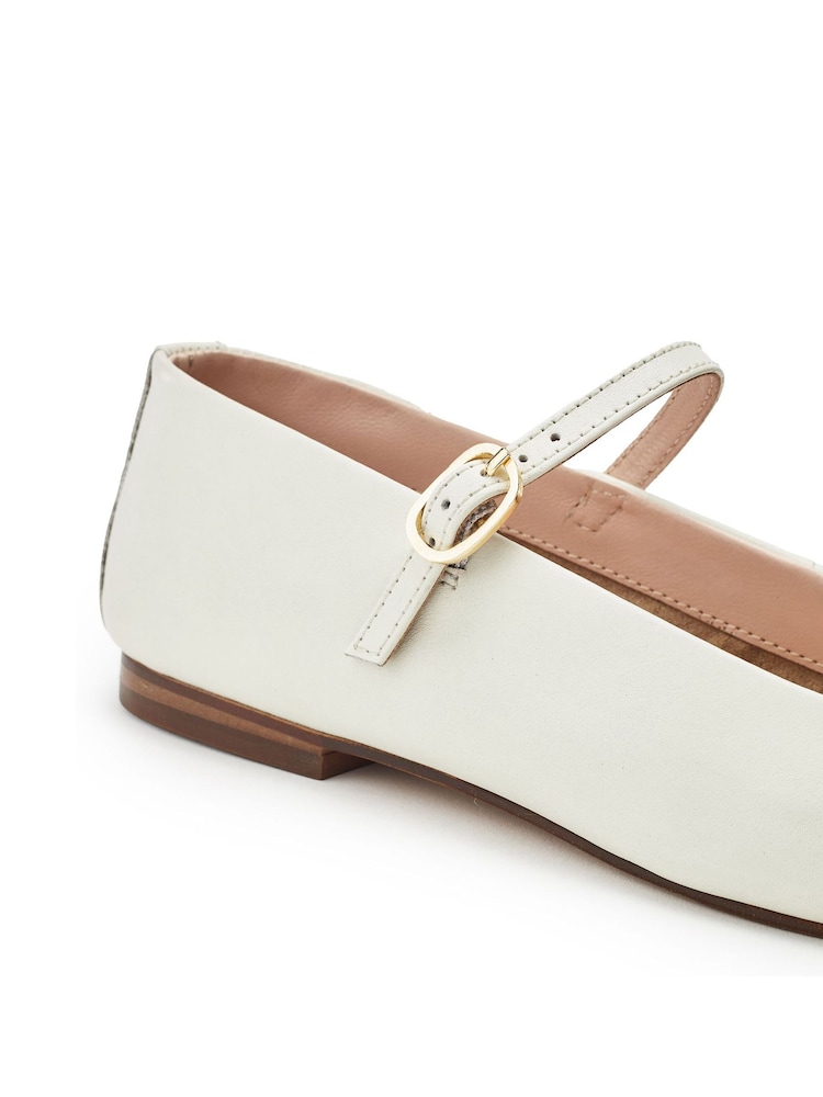 Moda in Pelle Larina Classic Maryjane Ballet Flats - Image 4 of 4