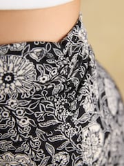 أسود زهور - Joules Nia Jersey Midi Skirt - صورة 8 من 9