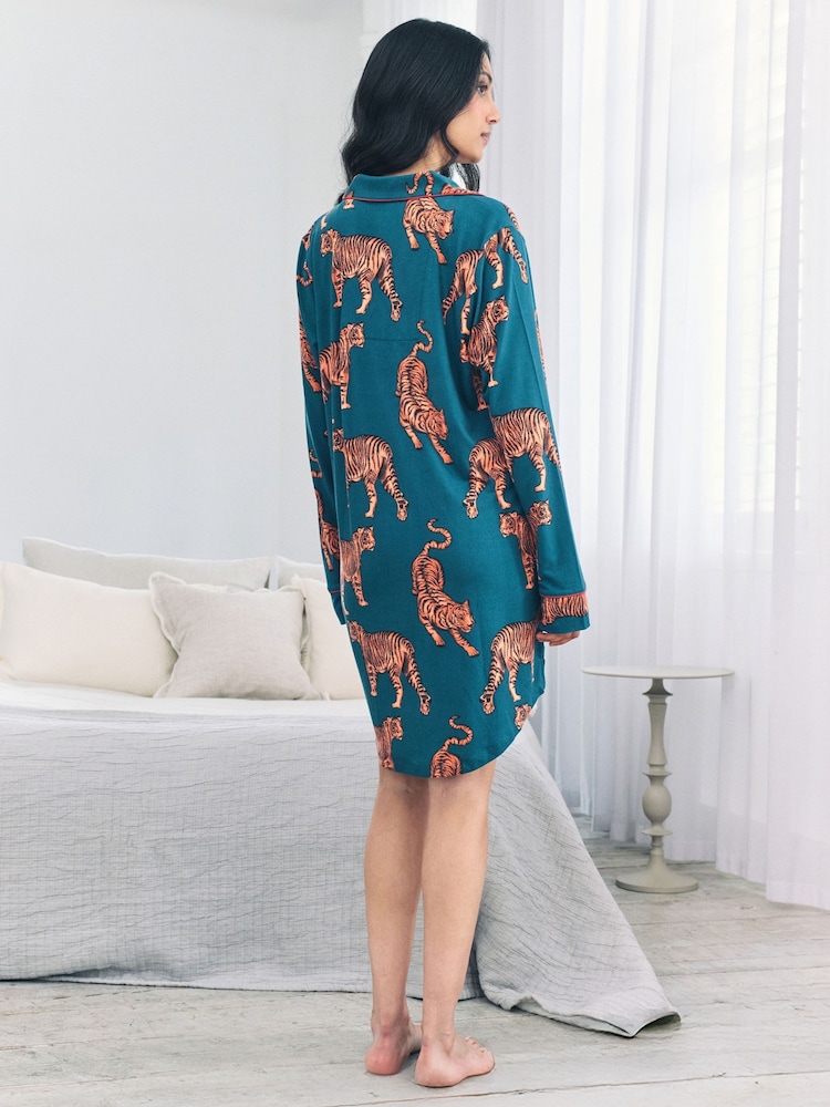Chelsea Peers Green Maternity Tiger Print Nightshirt - Image 2 of 5