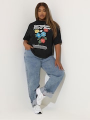 Yours Curve Limited Flower Graphic Print T-Shirt - Imagem 2 de 5
