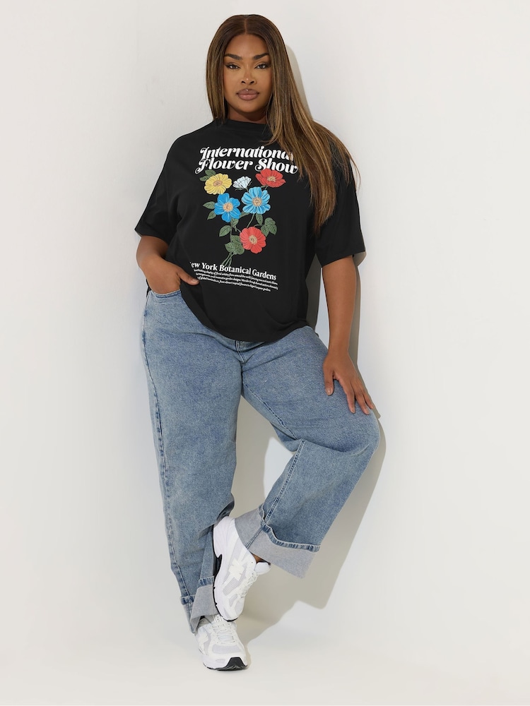 Yours Curve Limited Flower Graphic Print T-Shirt - Imagem 2 de 5