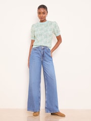 Lipsy Embellished Lace Detail Short Sleeve Crew Neck Knitted Jumper - Bild 1 von 4