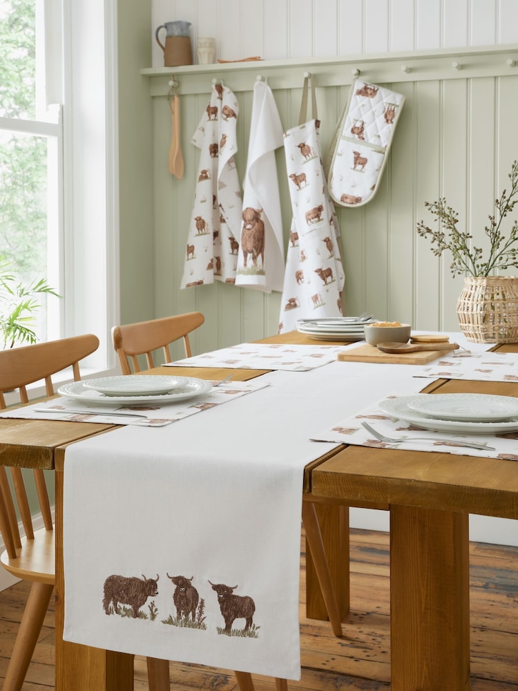 Catherine Lansfield Natural Angus Highland Cow Cotton Dining Placemat - Image 2 of 2