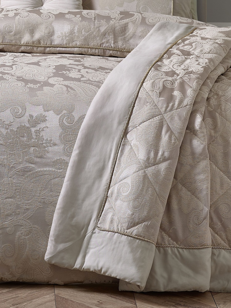 Catherine Lansfield Champagne Gold Opulent Jacquard Bedspread - Image 2 of 3 Catherine Lansfield Champagne Gold Opulent Jacquard Bedspread - Image 2 of 3