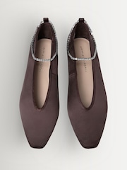 بني - Loeffler Randall Emery Dark Satin Shoes - صورة 4 من 5