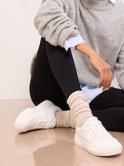 Nyeupe - Lipsy Viatu vya Michezo vya Canvas Vilivyopachikwa kwa Lace - Picha 2 kati ya 5