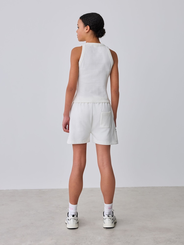 طقم 2 قطعة من صديري بحمَّالات متصلة وشورت رياضي من Baker by Ted Baker - صورة 2 من 14 طقم 2 قطعة من صديري بحمَّالات متصلة وشورت رياضي من Baker by Ted Baker - صورة 2 من 14