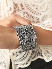 Burnished Silver Tone Cuff Bracelet - Image 3 of 6