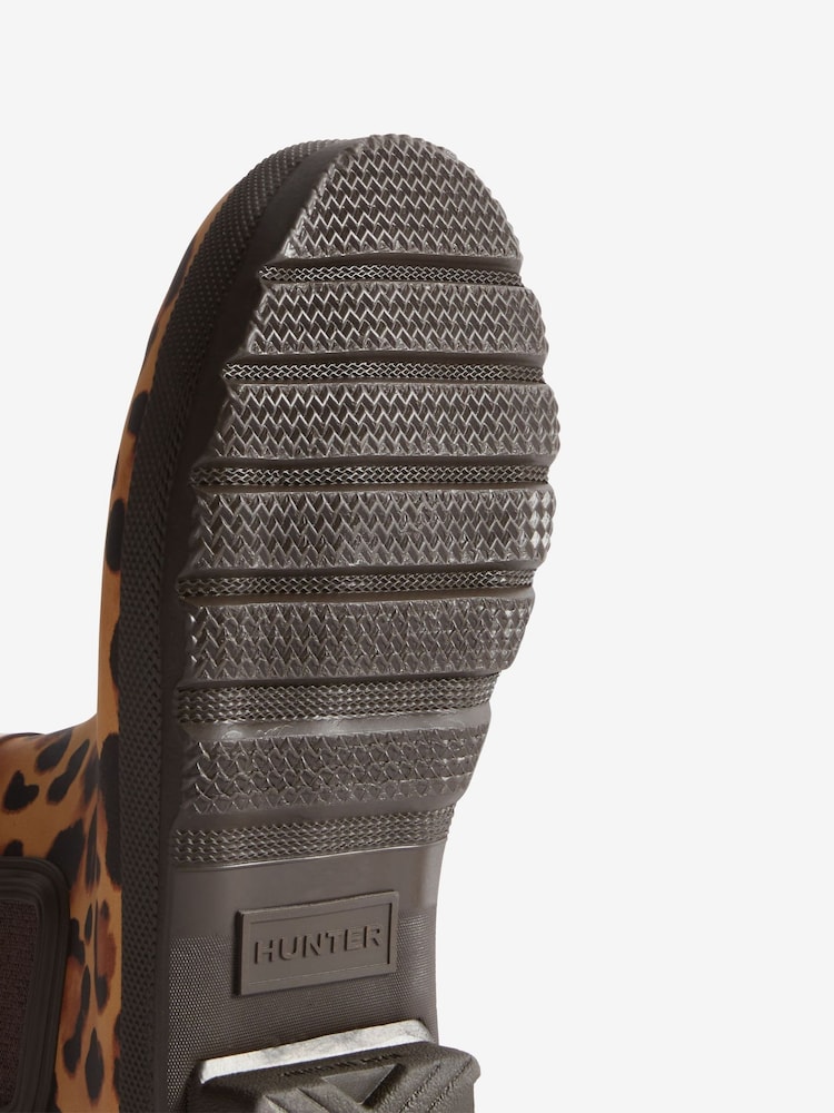 Hunter Brown Original Chelsea Leopard Print Boots - Image 4 of 4