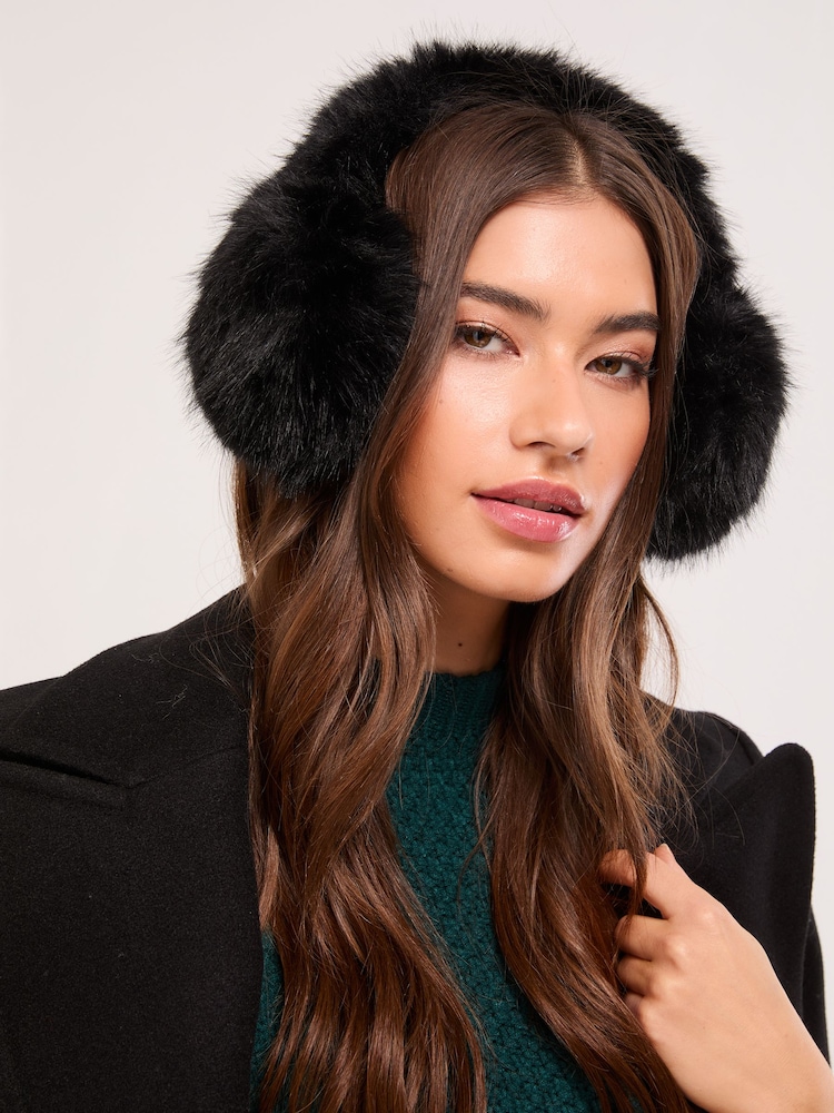 أسود - Lipsy Cosy Faux Fur Ear Muffs - صورة 1 من 4 أسود - Lipsy Cosy Faux Fur Ear Muffs - صورة 1 من 4