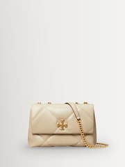 Cream - Tory Burch – kleine, verstellbare Kira-Schultertasche mit Rautensteppung - Bild 7 von 9
