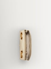 Cream - Tory Burch – kleine, verstellbare Kira-Schultertasche mit Rautensteppung - Bild 8 von 9