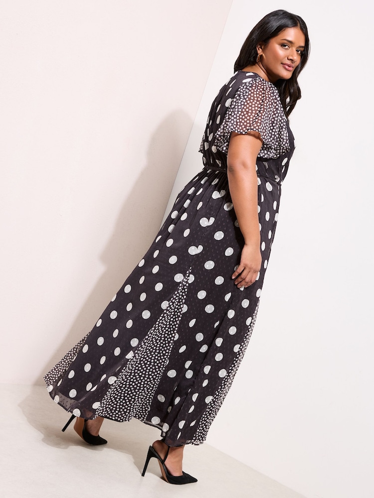 Friends Like These Monochrome Curve Spot Chiffon Short Sleeve Midi Dress - Image 4 of 4