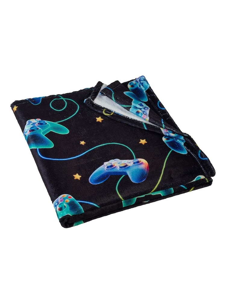 Catherine Lansfield Black Gamer Cosy Fleece Blanket Throw - Image 4 of 4 Catherine Lansfield Black Gamer Cosy Fleece Blanket Throw - Image 4 of 4