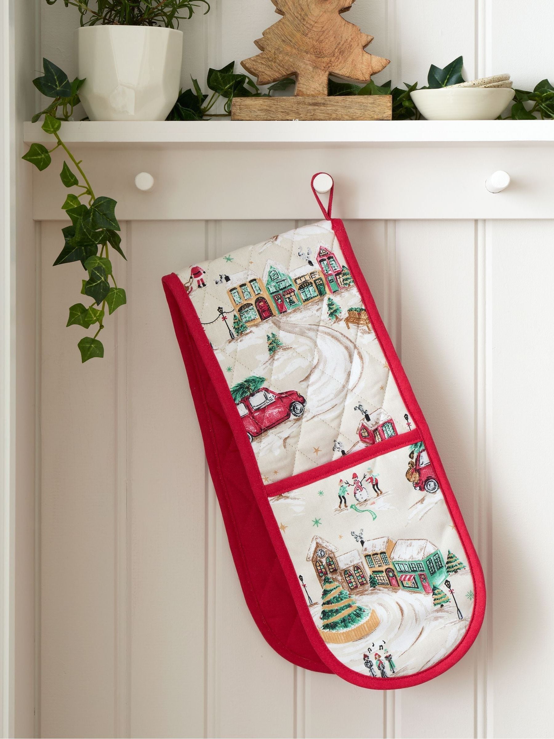 Catherine Lansfield Christmas Town Cotton Kitchen Double Oven Glove Natural - Image 4