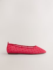 أحمر - Forever Comfort® Mesh Heart Ballet Flats - صورة 8 من 10