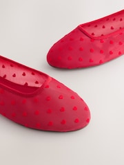 أحمر - Forever Comfort® Mesh Heart Ballet Flats - صورة 9 من 10