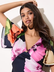 Marineblau - Friends Like These Midikleid aus Satin mit V-Ausschnitt und Floral - Bild 3 von 5