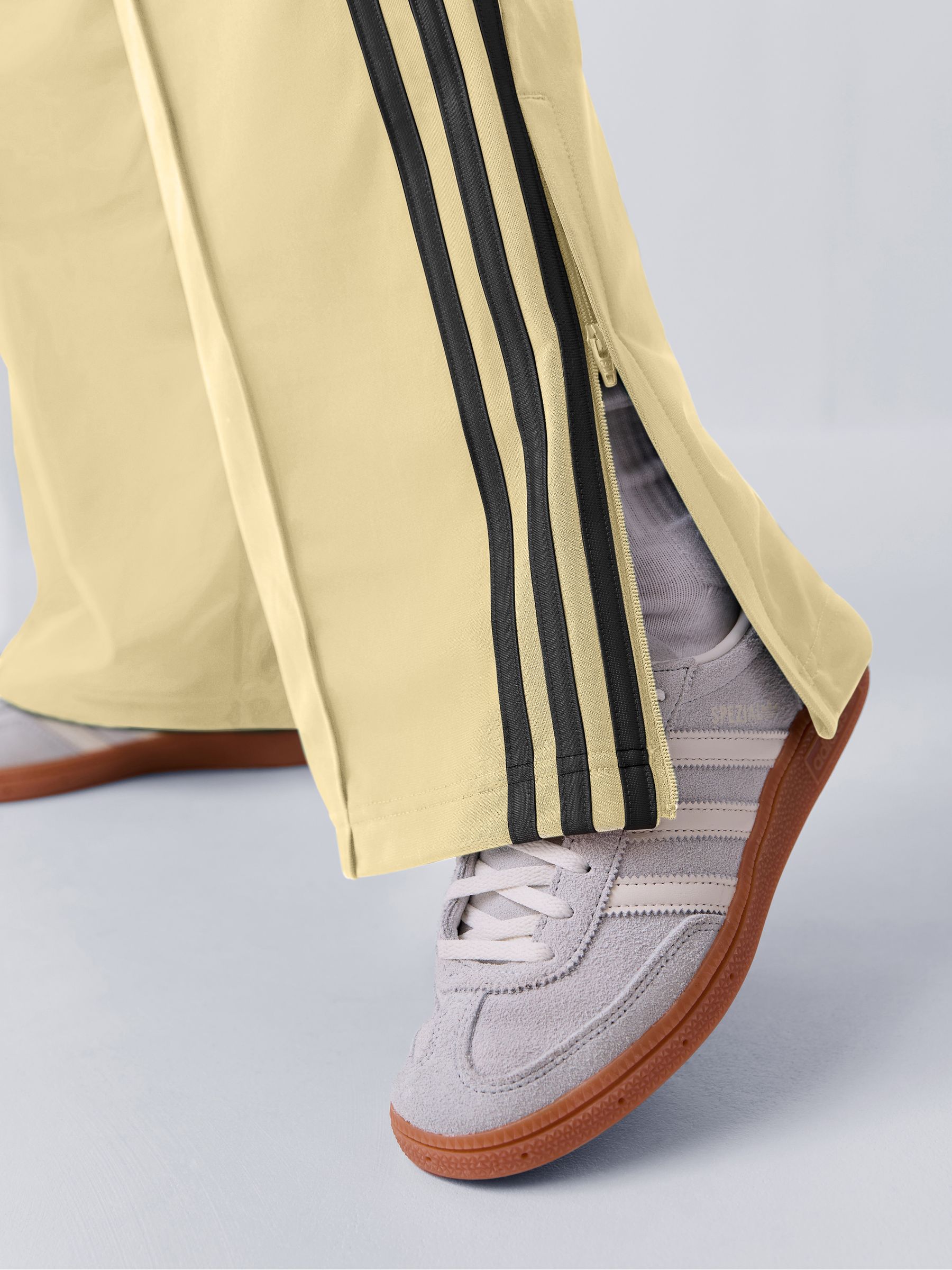 Comprar Amarelo - Calça de treino folgada adidas Originals