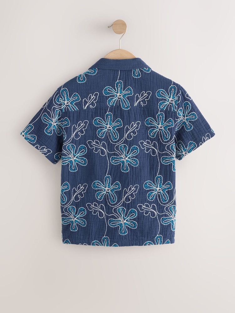 Dunkelblaue Stickerei-Blumen - Kurzarmhemd mit Reverskragen (3–16Jahre) - Bild 2 von 4