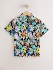 Schwarzer Graffiti-Allover-Print - Kurzarmhemd mit Reverskragen (3–16Jahre) - Bild 1 von 4