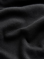 Schwarz - self. Top mit eckigem Ausschnitt - Bild 8 von 8