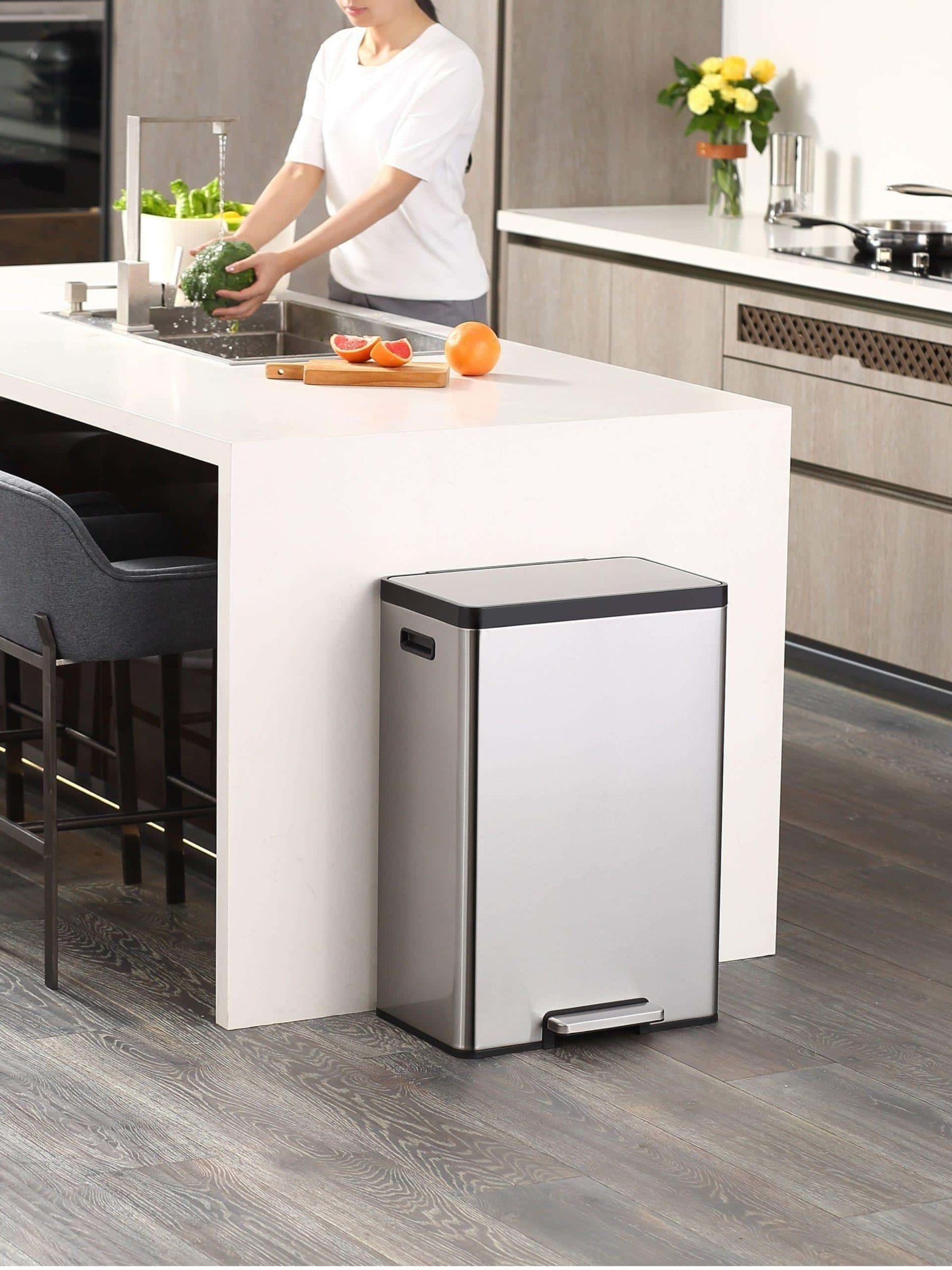 Steel Step On and Odour Seal Recycling Bin - 7.93 L - Image 2