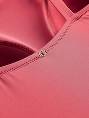 rust Rød - Badedrakt med vridde, rund hals og magekontroll - Bilde 9 av 10