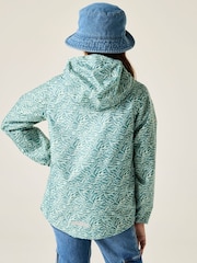 Blå - Regatta Junior Vanntett Trykt Lever II Jakke - Bilde 5 av 8