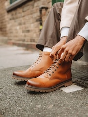 Castanho castanho - Base London Nickel 7 Eyelet Boot - Imagem 3 de 7