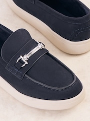 Marineblå imiteret ruskind - Friends Like These komfortable slip-on Hyttesko med snaffle-detaljer - Billede 8 af 8