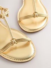 Cuir doré - Sandales Forever Comfort® à détail charmant - Image 11 de 11