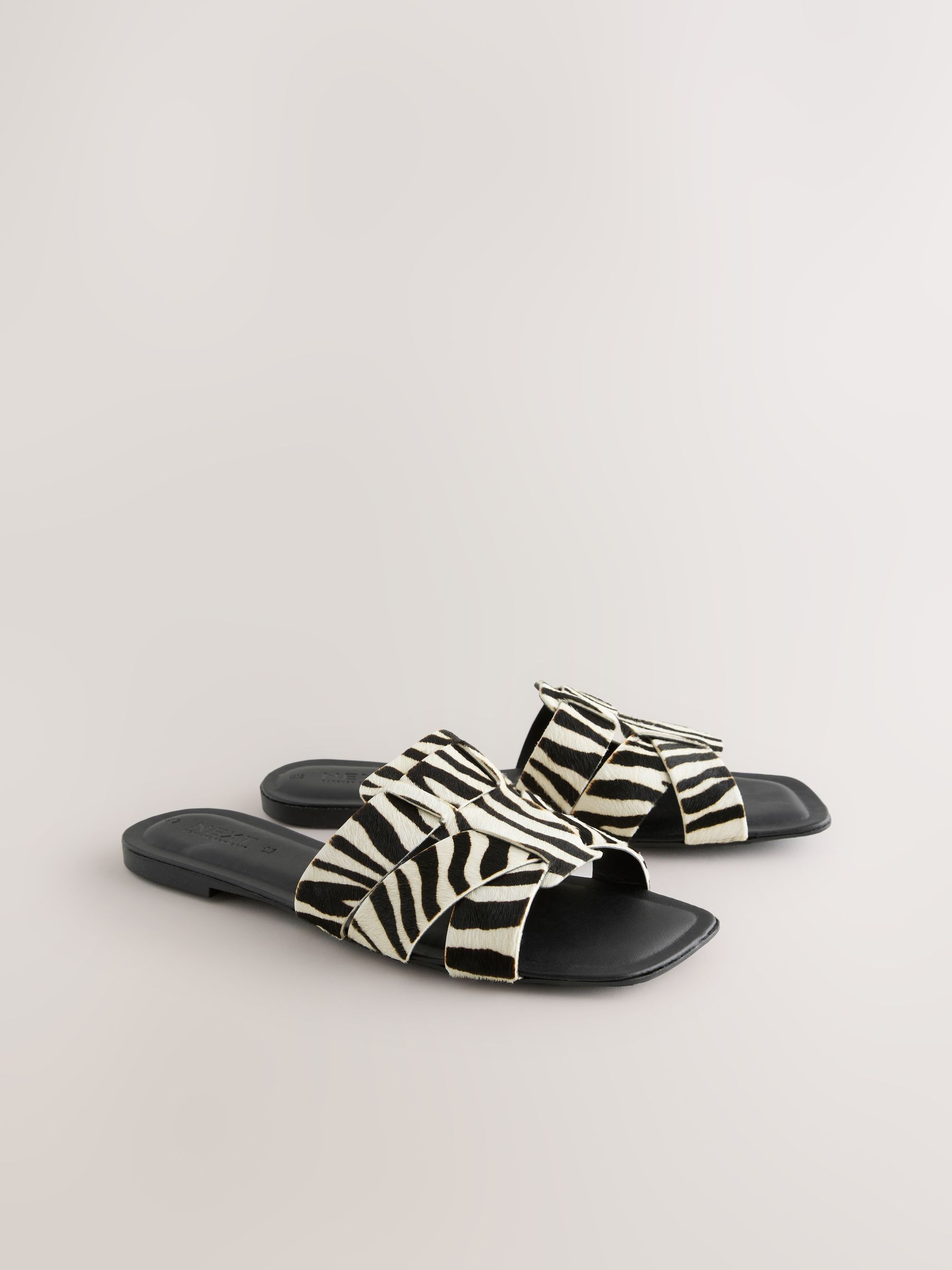 Next：日本 ゼブラ プリント レザー - Forever Comfort® ステッチ入り