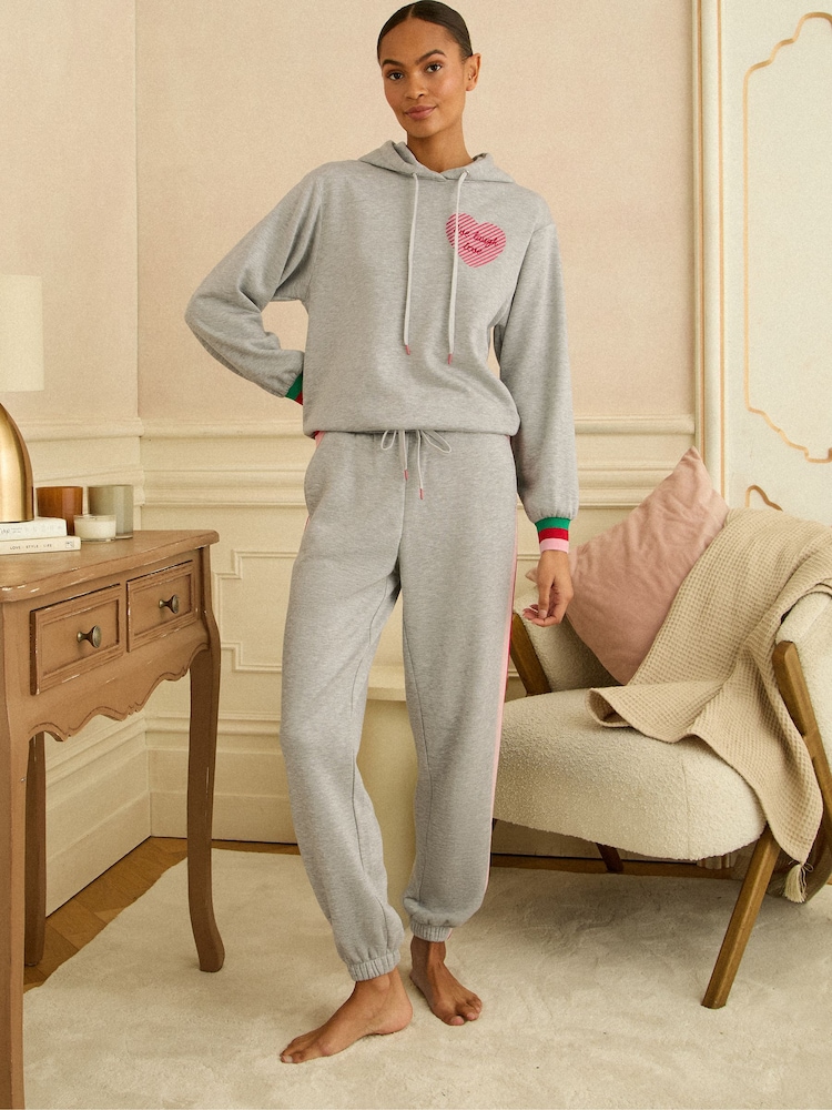 رمادي بحافة قوس قزح - Love & Roses Jersey Loungewear Bottoms - Image 2 of 5 رمادي بحافة قوس قزح - Love & Roses Jersey Loungewear Bottoms - Image 2 of 5