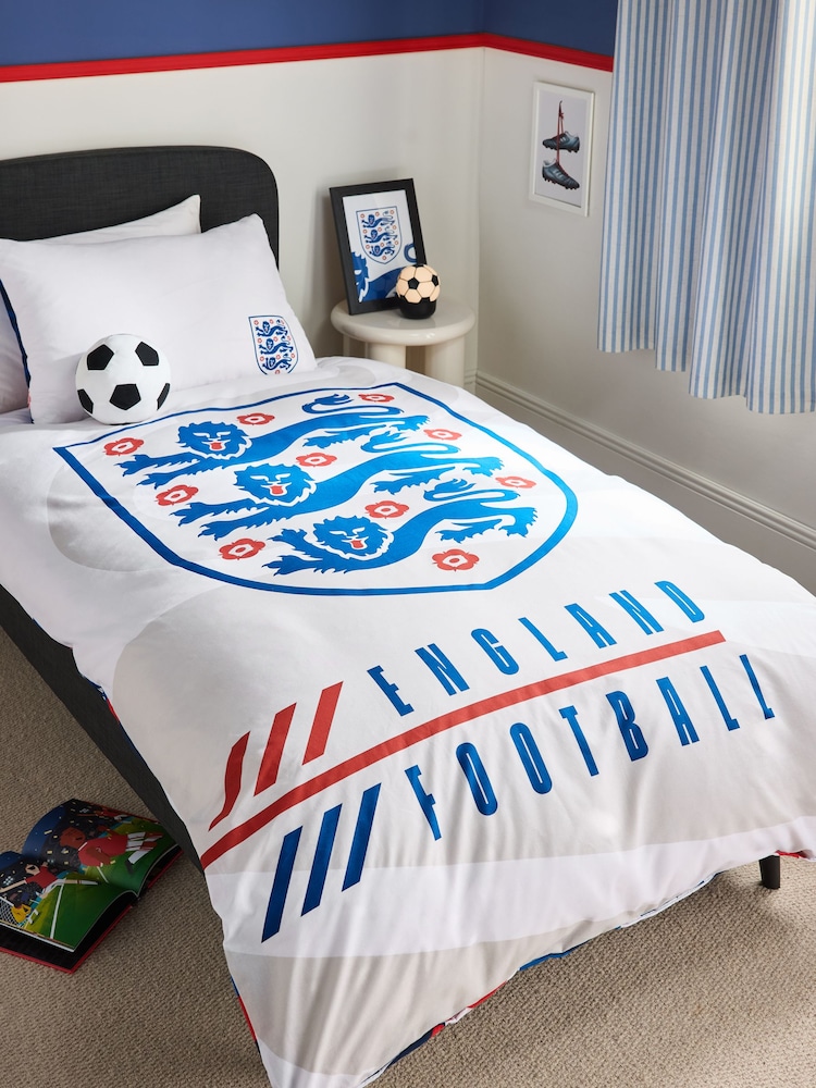 White England Duvet Cover and Pillowcase Set - Image 1 of 4 White England Duvet Cover and Pillowcase Set - Image 1 of 4