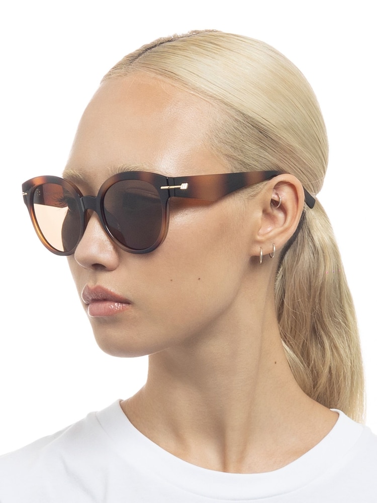 Le Specs Brown Capacious Sunglasses - Image 5 of 5 Le Specs Brown Capacious Sunglasses - Image 5 of 5
