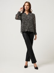 M&Co Spot Print Blouse - Imagem 3 de 6