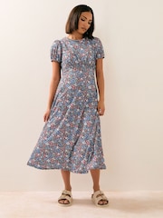 Vestido de chá com estampa floral PixieGirl Petite Ditsy - Imagem 2 de 5