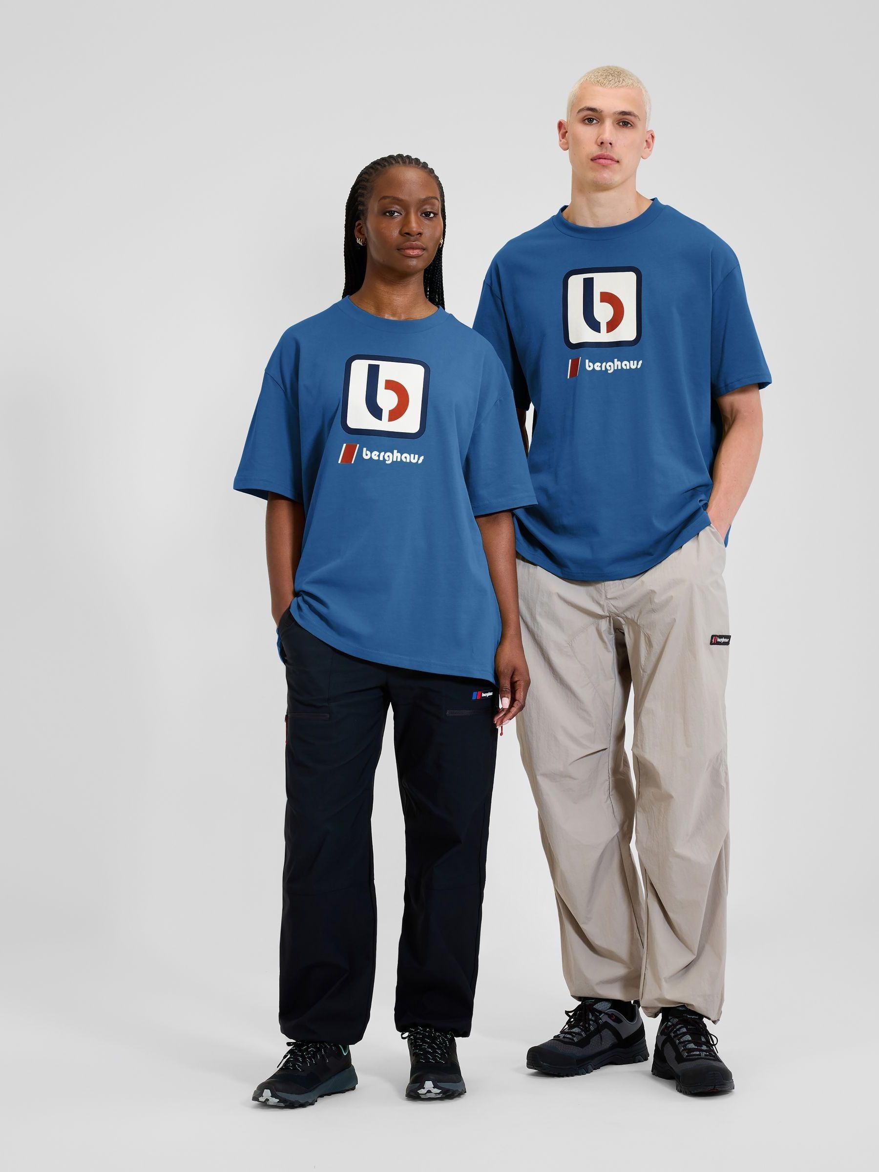 Next：日本 ブルー - Berghaus The B Tシャツ from Next Japan