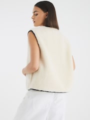 Colete com botões River Island Borg - Imagem 3 de 4
