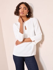 Grädde - Friends Like These 3/4 Ärm med nyckelhålsdetaljer framtill i blus med hårdvara - Bild 2 av 4