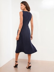 Marinha - Vestido midi skater sem mangas Lipsy com acabamento em babado - Imagem 4 de 4