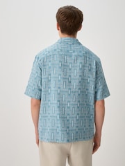 أزرق شكل هندسي - قميص مطبوع كم قصير - صورة 3 من 5