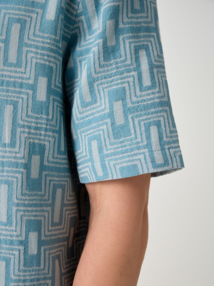 أزرق شكل هندسي - قميص مطبوع كم قصير - صورة 5 من 5 أزرق شكل هندسي - قميص مطبوع كم قصير - صورة 5 من 5