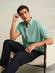 Green Short Sleeve Lightweight Pocket Oxford  Shirt - Image 3 of 7