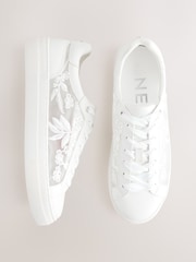 Blanc - Baskets en maille brodée Forever Comfort® - Image 1 de 5